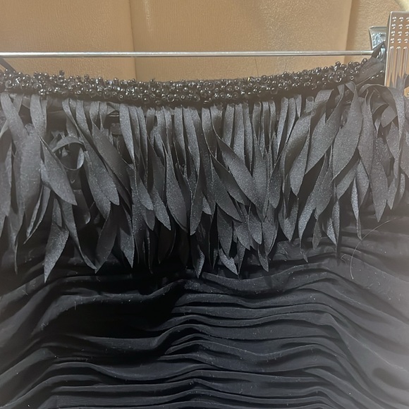 JS Collection rouched mini with fabric feather detailing and beading. Euc. Sz 6 - Picture 2 of 6